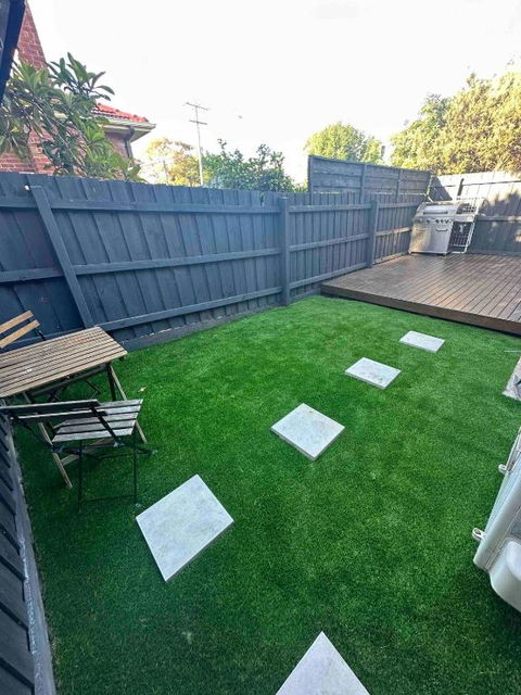 Melbourne Home Close To Airport & Train Station - Accommodation QLD 3