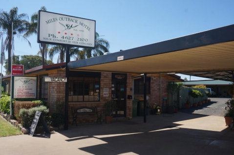 Miles Outback Motel - Accommodation QLD 1