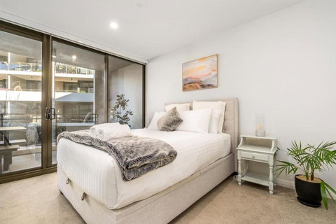 Modish Apartment Near Parliamentary Triangle - Accommodation QLD 0