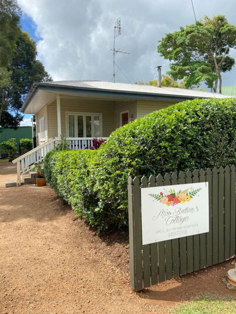 Miss Bullens Cottage - Accommodation QLD 0
