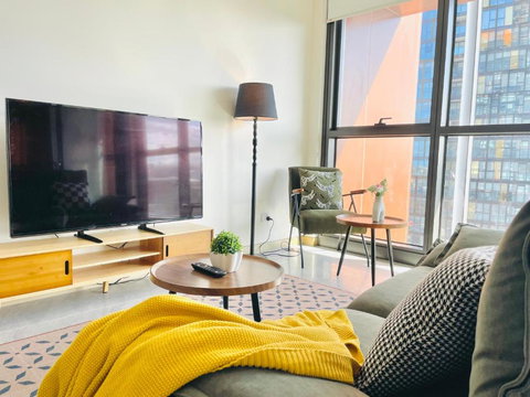 Modern Apartment St Leonards - Accommodation QLD 2