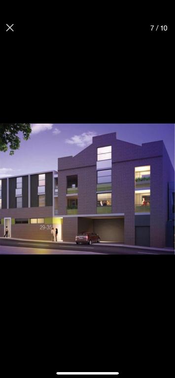 Modern Spacious 3 Bedroom Penthouse In Enmore - Accommodation QLD 1