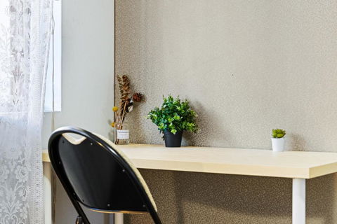 Modern Private Single Room - Centrally Located At Liverpool - Shared Bathroom - Accommodation QLD 2
