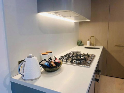 Moody Moon Apartment @ Sky Garden - Glen Waverley - Accommodation QLD 3