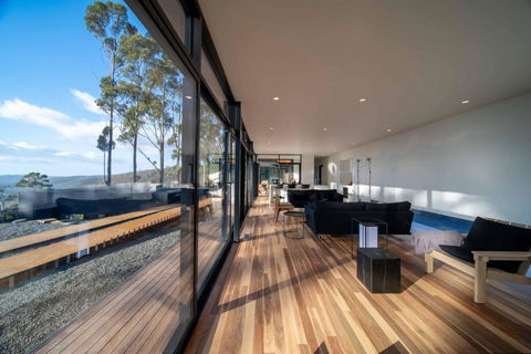 Mountain Top Snug, House Itas - Accommodation QLD 3