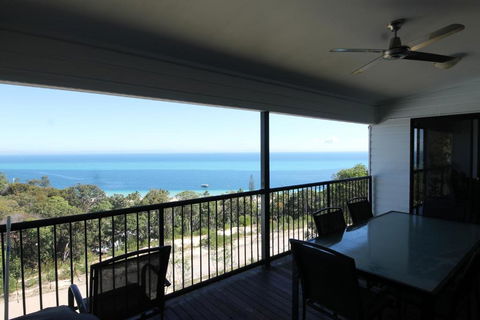 Moreton Magnificent Views - Accommodation QLD 0
