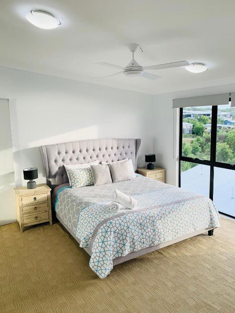 Moreton Magnificent Views - Accommodation QLD 2