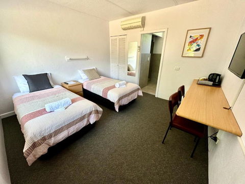 Mount Beauty Motor Inn - Accommodation QLD 3