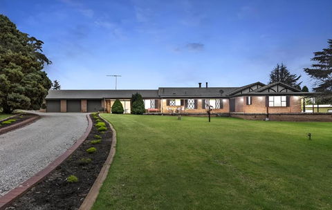 Mountain Culture Farm Stay - Pet Friendly - Accommodation QLD 0