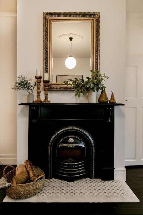 Narraweema Guesthouse - Historic Luxury BnB Retreat - Accommodation QLD 3