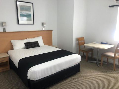 Narwee Hotel - Accommodation QLD 0