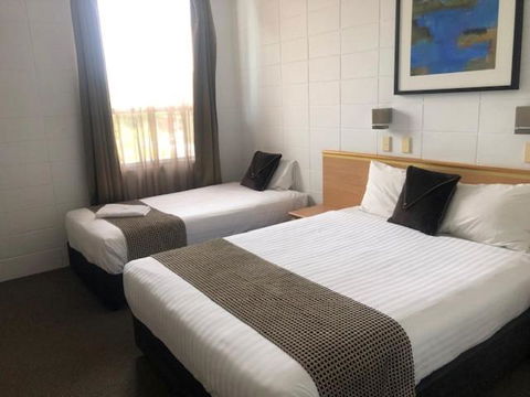 Narwee Hotel - Accommodation QLD 1