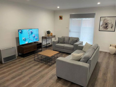 New 3 Bedroom House In Cooma - Accommodation QLD 0