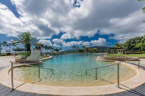 NEW! Gorgeous 2BR Apartment With Stunning Ocean Views! - Accommodation QLD 3