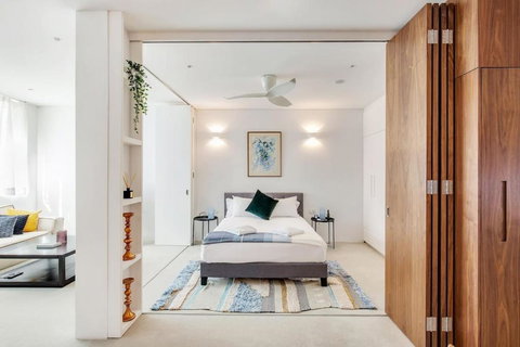 New York Warehouse Style In A Modern Passive House - Accommodation QLD 0