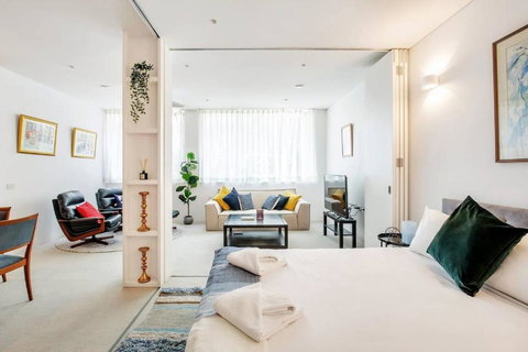 New York Warehouse Style In A Modern Passive House - Accommodation QLD 2