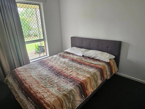 Newly Renovated & Tranquil Surrounds - Accommodation QLD 3