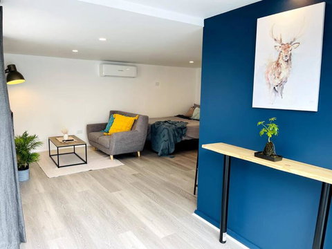 Newly Renovated Contemporary Private Studio Near Hobart CBD And Airport - Accommodation QLD 2
