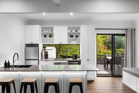 New Modern 2 Bedroom Mountain Retreat Escape - Accommodation QLD 1