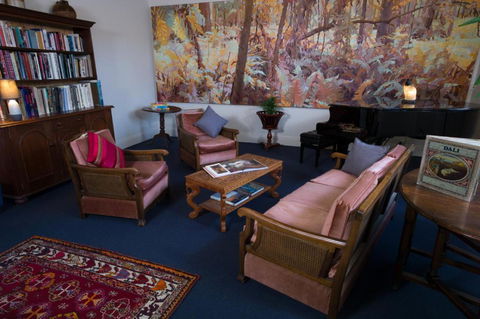 Northern Arts Hotel - Accommodation QLD 3