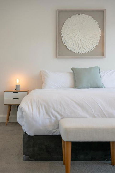 Newsom House - Stylish & Elegant Home With 4 King Beds - Accommodation QLD 0