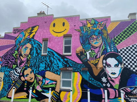 Newtown Vibes With Pool & Parking - Accommodation QLD 2