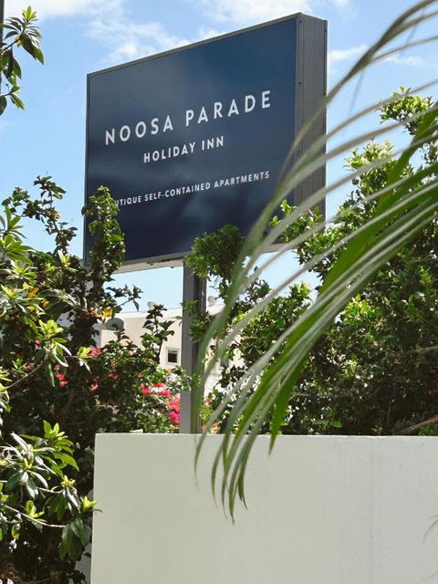 Noosa Parade Holiday Inn - Accommodation QLD 2