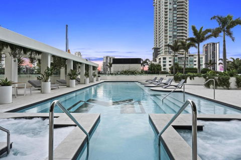 OCEAN Views In Beachside 2-Bedroom Unit - Q Stay - Accommodation QLD 3