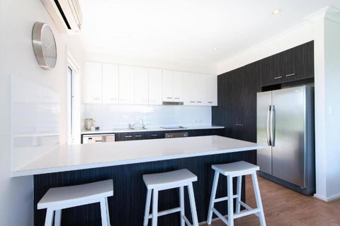 On Seascape - Accommodation QLD 1