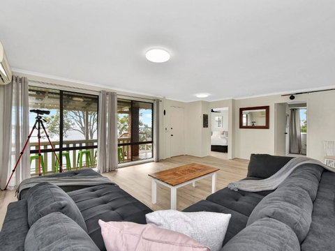 On The Lake At Fishing Point - Accommodation QLD 2