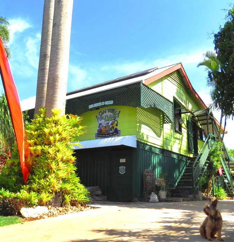 On The Wallaby Lodge - Accommodation QLD 0