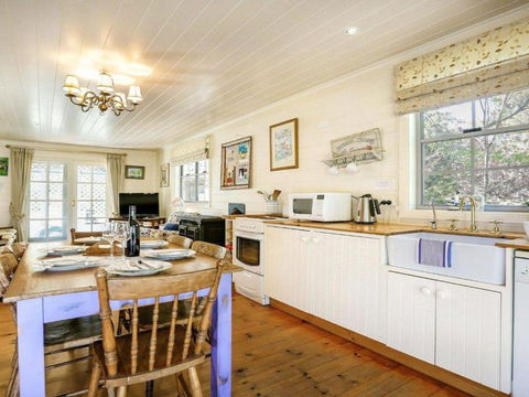 Orchard Cottage Alpine Southern Highlands - Accommodation QLD 3