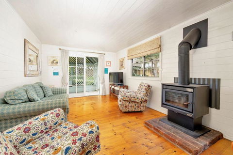 Orchard Cottage Alpine Southern Highlands - Accommodation QLD 1