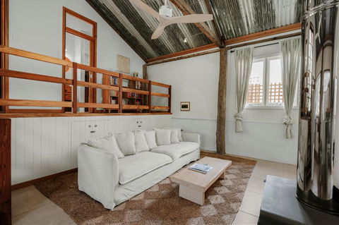Orchard Cottage - Quiet Farm Escape - Accommodation QLD 3