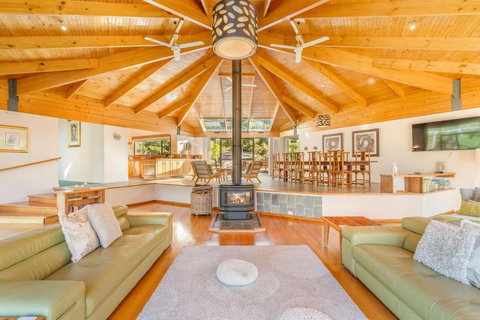 Osprey Lodge - Accommodation QLD 1