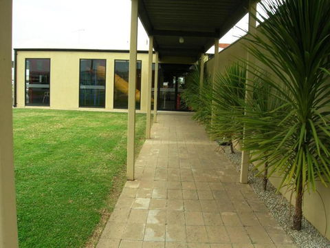 Overlander Hotel Motel - Accommodation QLD 2
