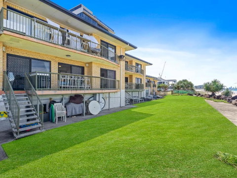 Pacific Breeze - Hosted By Burleigh Letting - Accommodation QLD 1