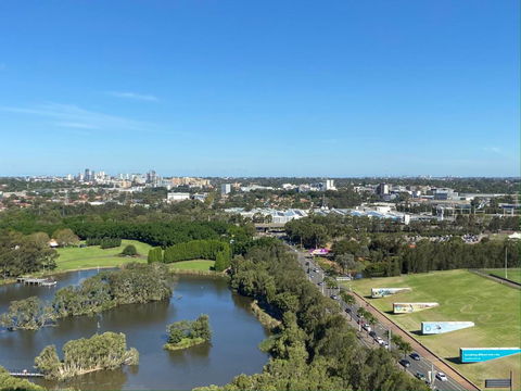 Parkside & City View In Sydney Olympic Park - Accommodation QLD 1