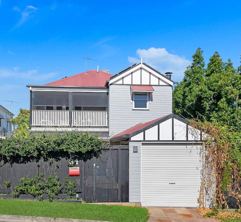 Paddington Cottage - A Classic Queenslander Stay - Accommodation QLD 0
