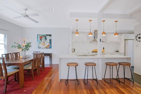 Paddington Cottage - A Classic Queenslander Stay - Accommodation QLD 3