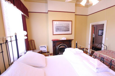 Palm House - Accommodation QLD 1