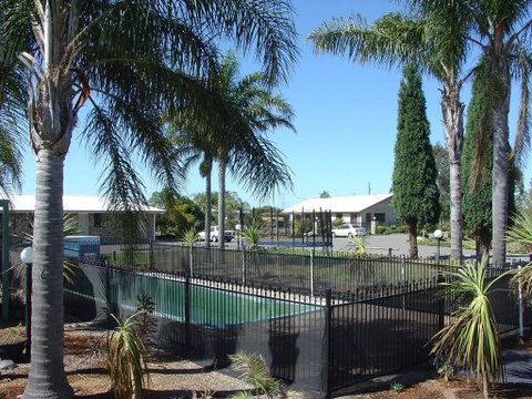 Palm Valley Motel - Accommodation QLD 0
