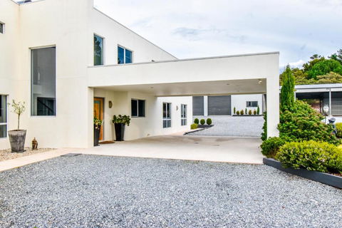 Paradise Point - Entire Home In Clarence Point, Tasmania Australia, 10 Guests 7 Bedrooms 7 Beds 3 Baths - Accommodation QLD 0