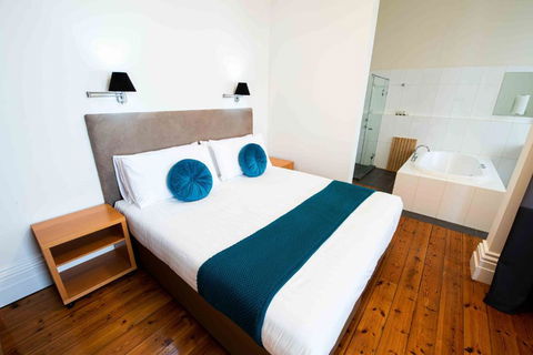 Park Hotel - Accommodation QLD 2