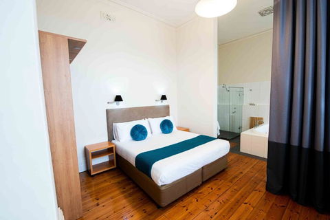 Park Hotel - Accommodation QLD 3
