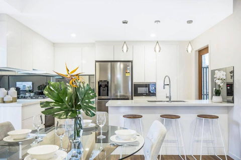 Park Avenue Townhouse Retreat Brisbane Sleeps 10 - Accommodation QLD 1