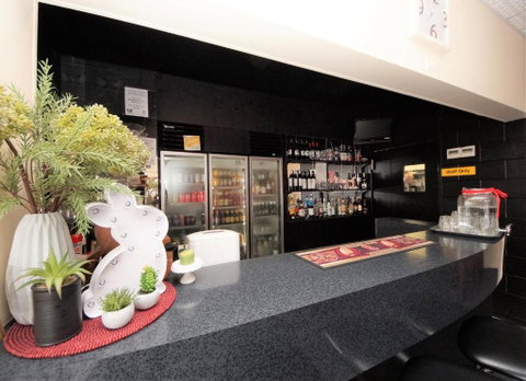 Parkside Motel Ayr - Accommodation QLD 2
