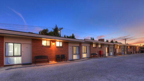 Paruna Motel - Accommodation QLD 1
