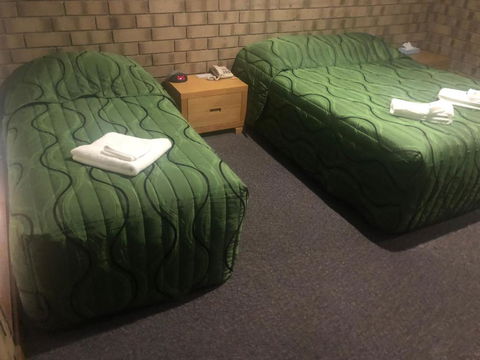 Pavlos Motel - Accommodation QLD 2