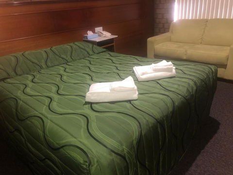 Pavlos Motel - Accommodation QLD 1
